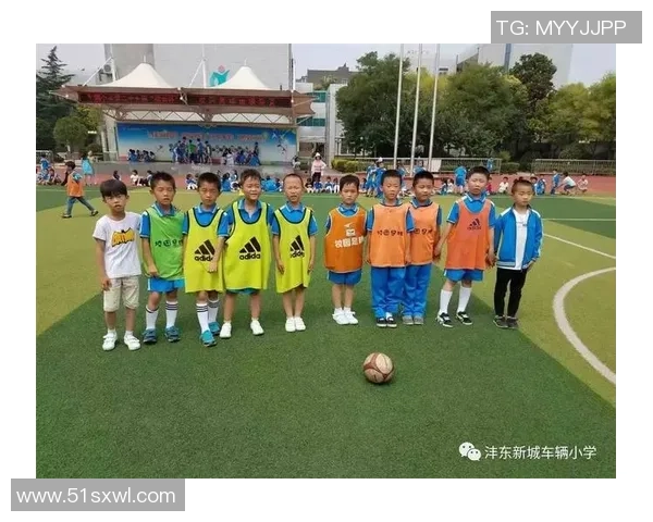 足球明星墙面装饰艺术照片展示让你的空间充满运动激情与活力