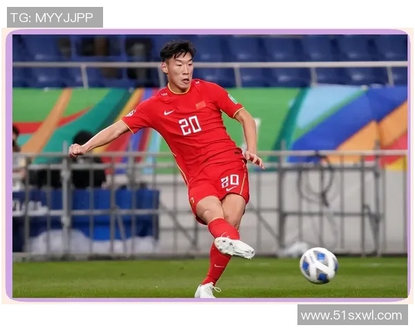 中国足球明星出席盛典展现风采引发球迷热议与期待 中国足球明星出席盛典展现风采引发球迷热议与期待