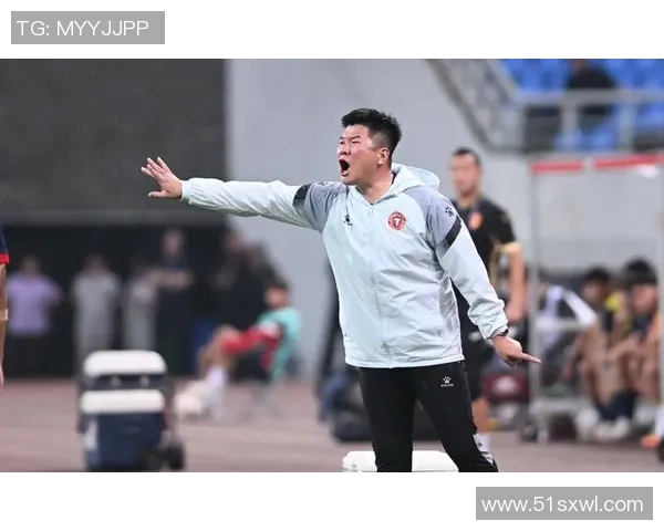 从贫困到辉煌足球明星的逆袭人生故事 从贫困到辉煌足球明星的逆袭人生故事